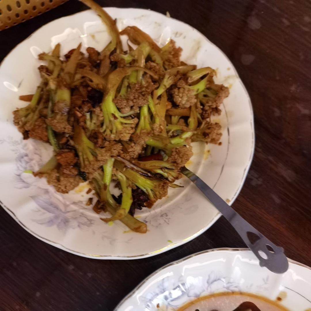 干煸菜花（花菜炒肉）