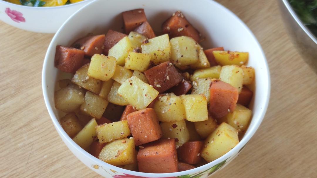 烧烤味道土豆炒火腿肠