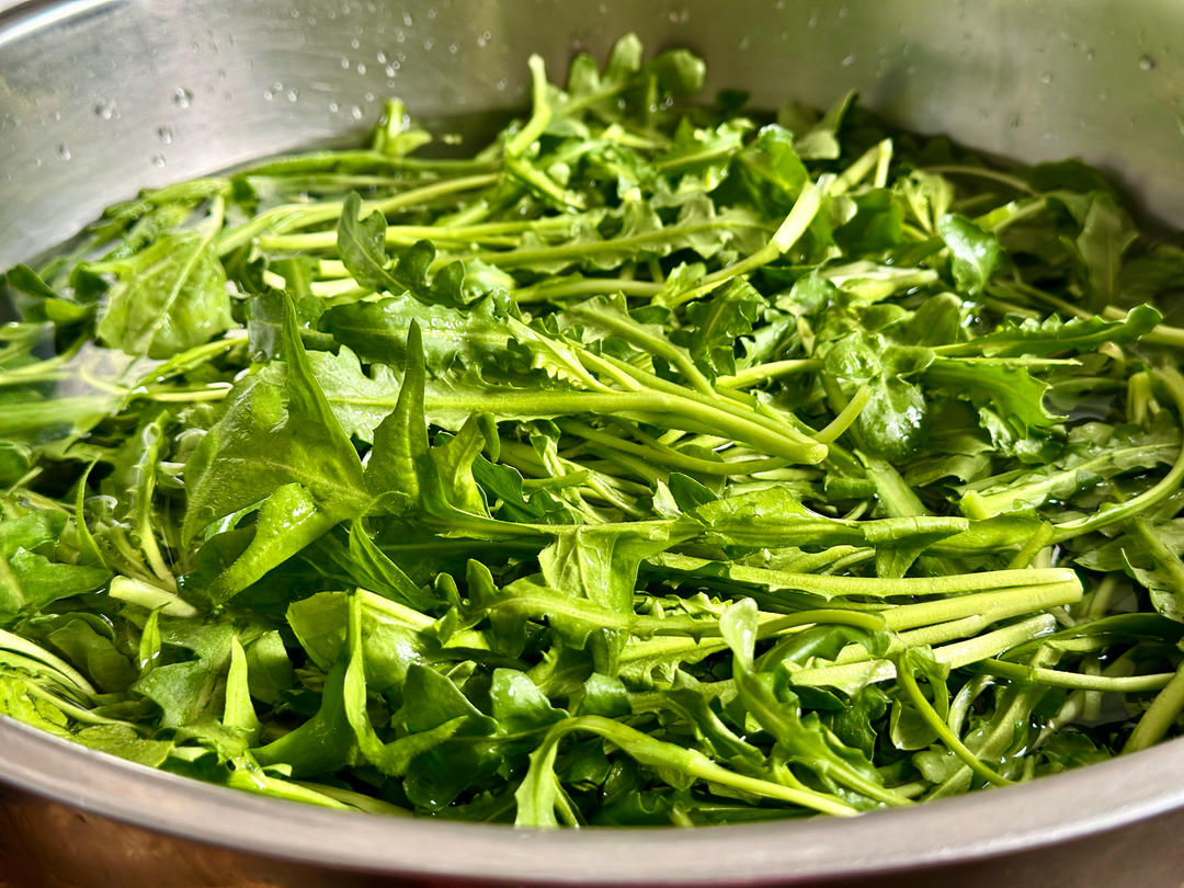 荠菜鲜肉饺子馅｜春日野菜味道！荤素两吃。的做法 步骤1