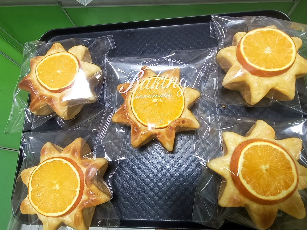 香橙🍊卡仕达八角星面包