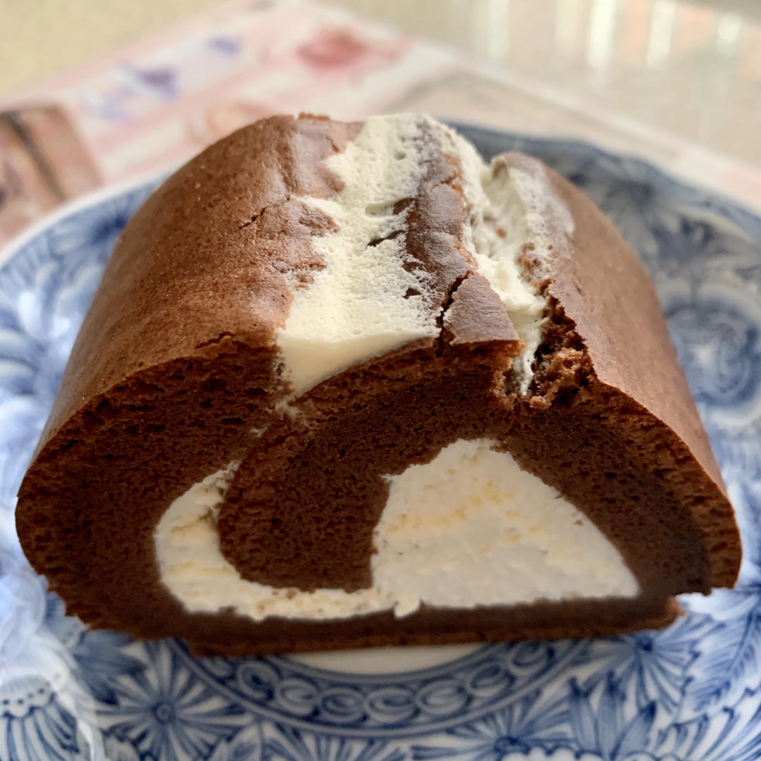 超浓郁卷不裂的巧克力蛋糕卷