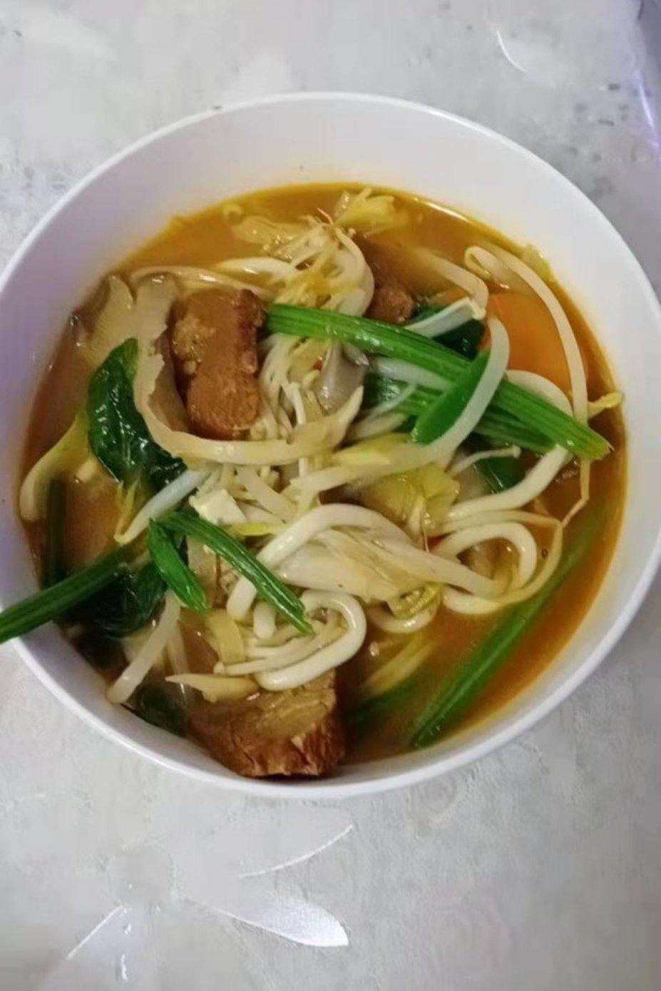 麻辣牛肉砂锅