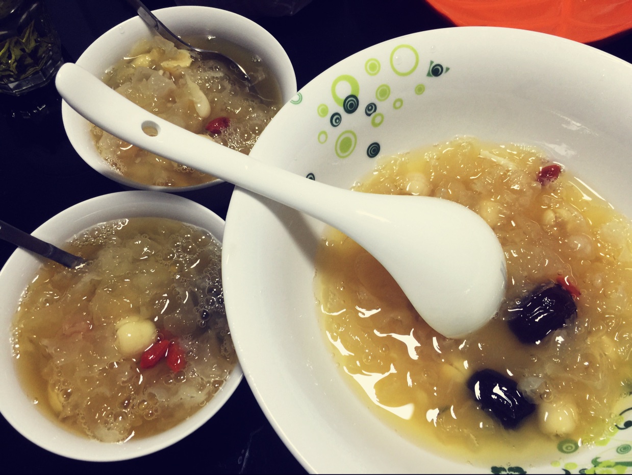 银耳百合莲子羹