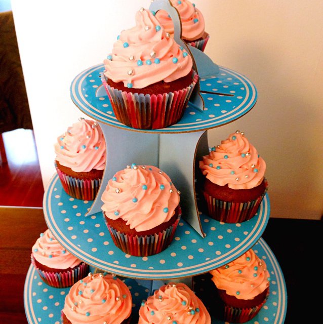 阿苗-3做的圣诞草莓心圣诞树杯子蛋糕