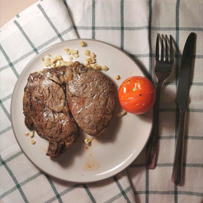 烤肉眼牛排【外焦里嫩】