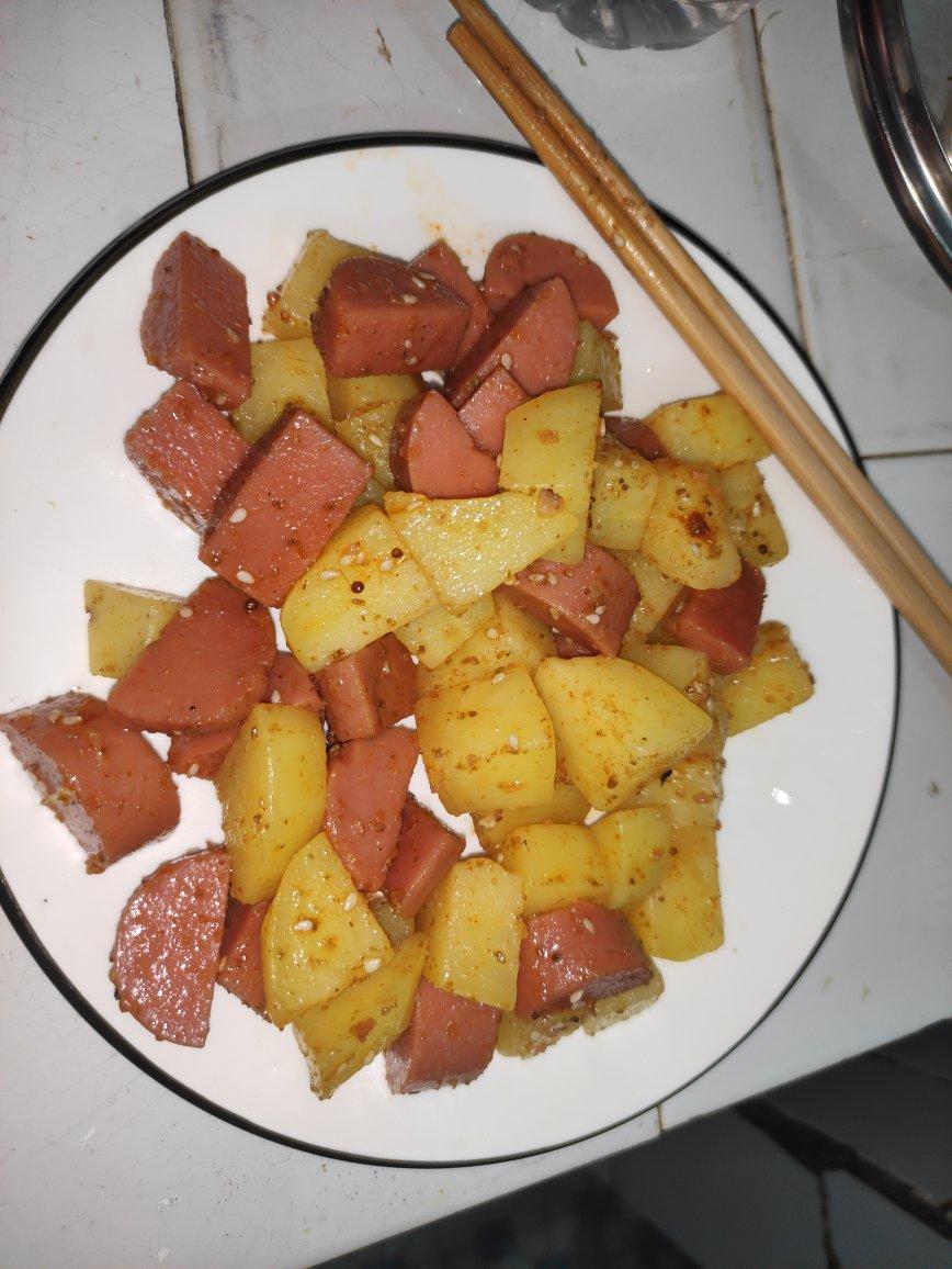 香辣孜然火腿土豆丁