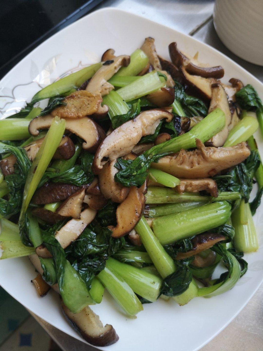 简易版香菇扒油菜