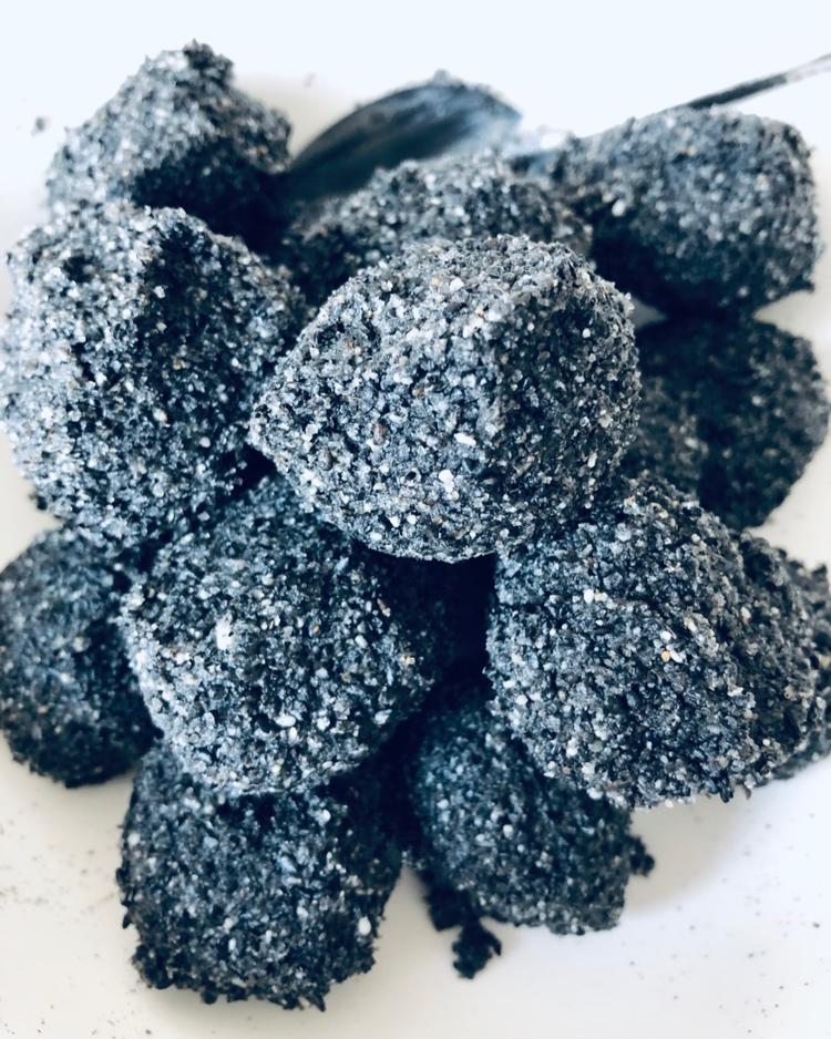 云淡风轻黄做的黑芝麻,花生馅