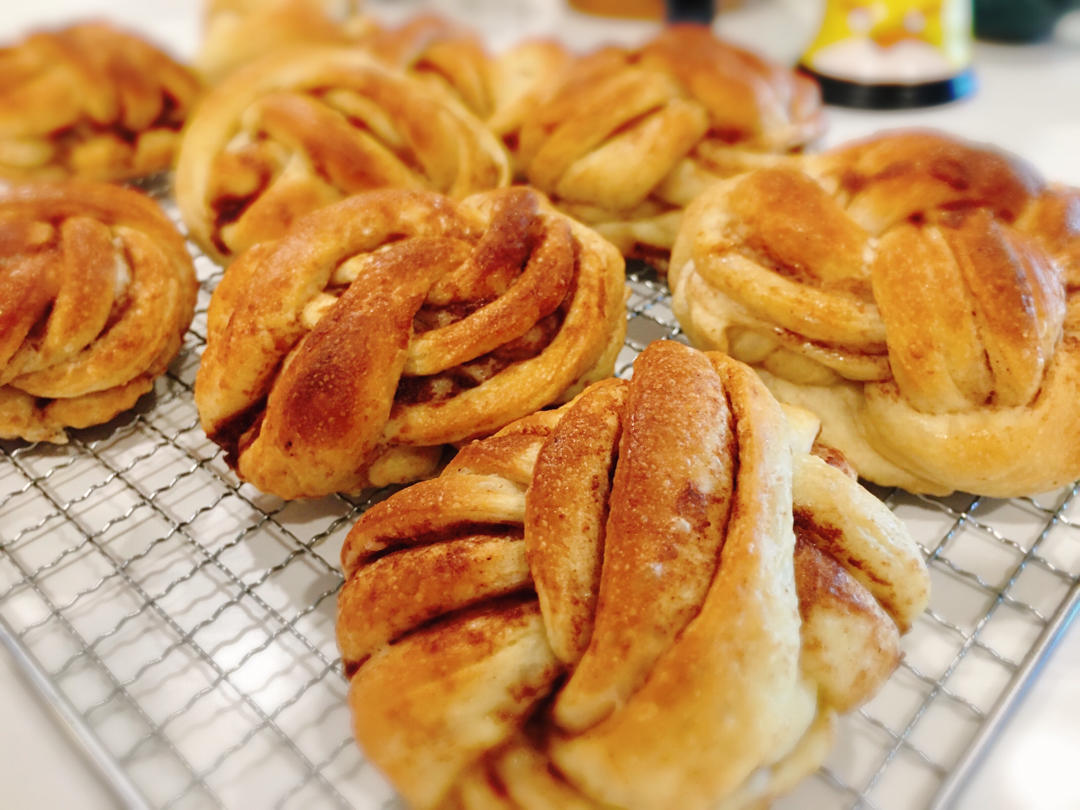 竹笠茱莉做的好吃但没罪恶感的法式肉桂卷cinnamonbuns