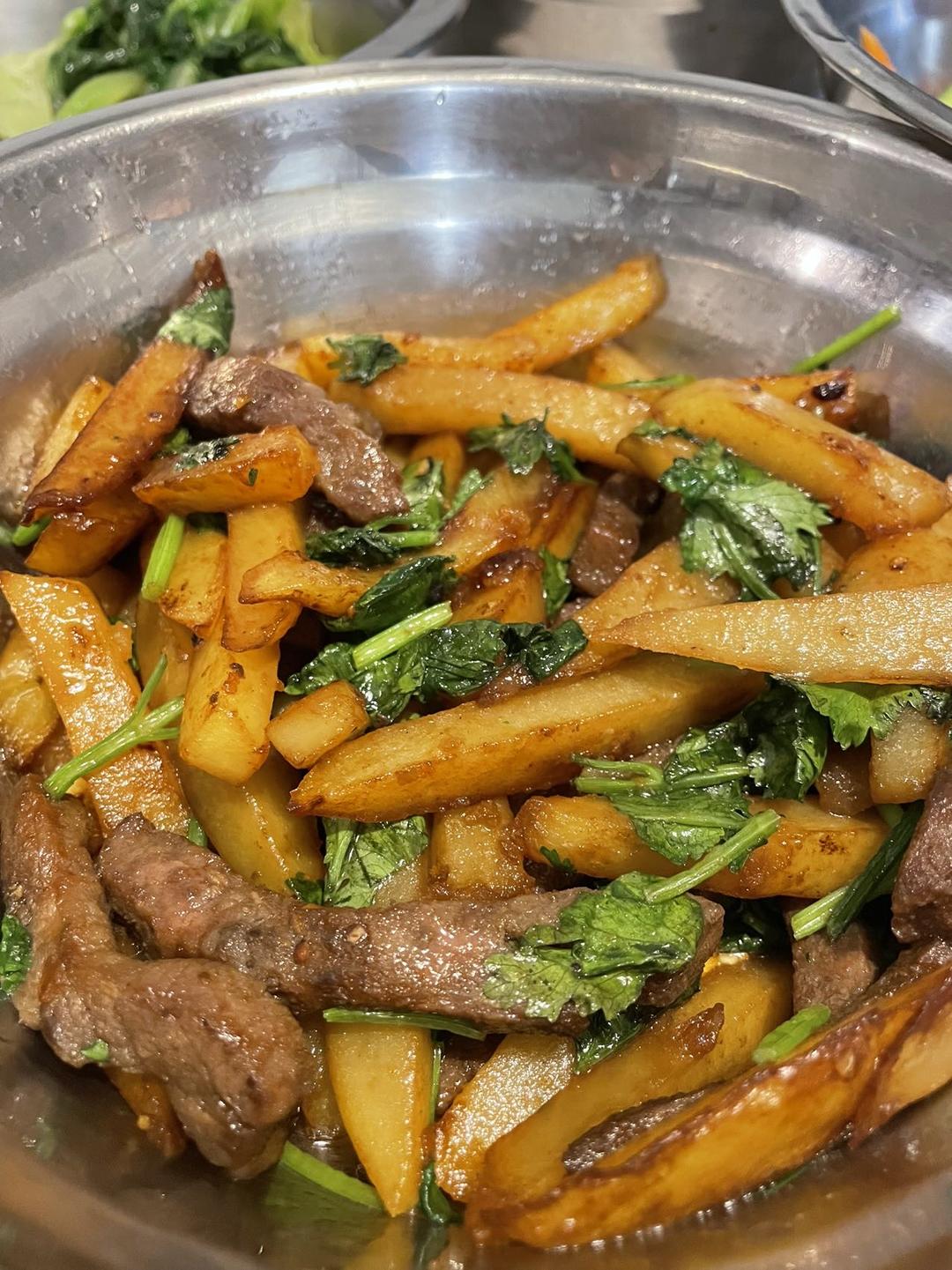 嫩滑爽口❗️一吃就上瘾的牛排土豆煎锅巨简单