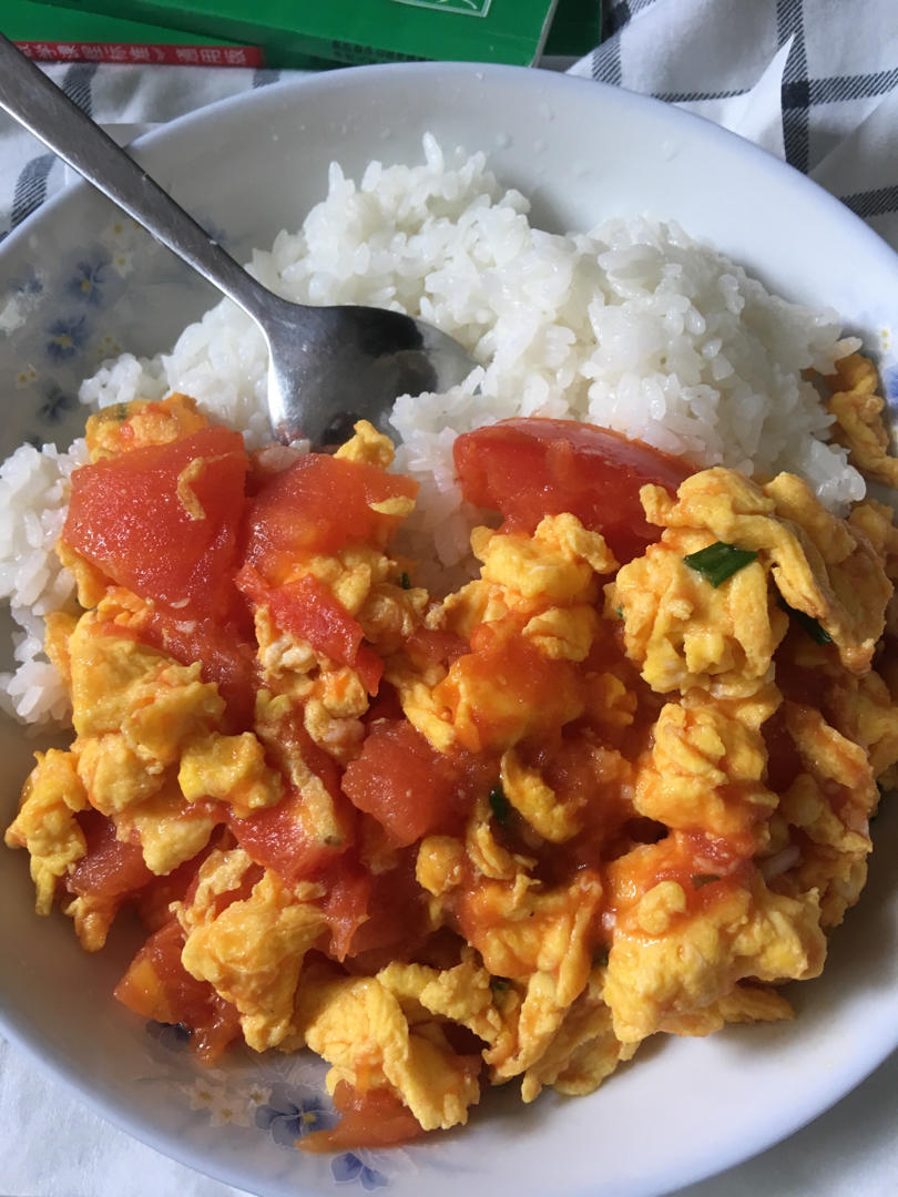 番茄炒鸡蛋（超浓的番茄味）