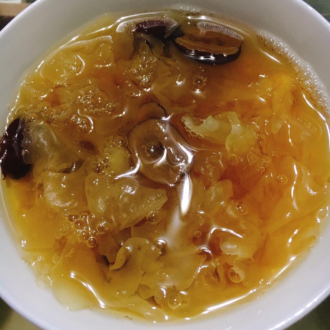 红枣银耳莲子羹