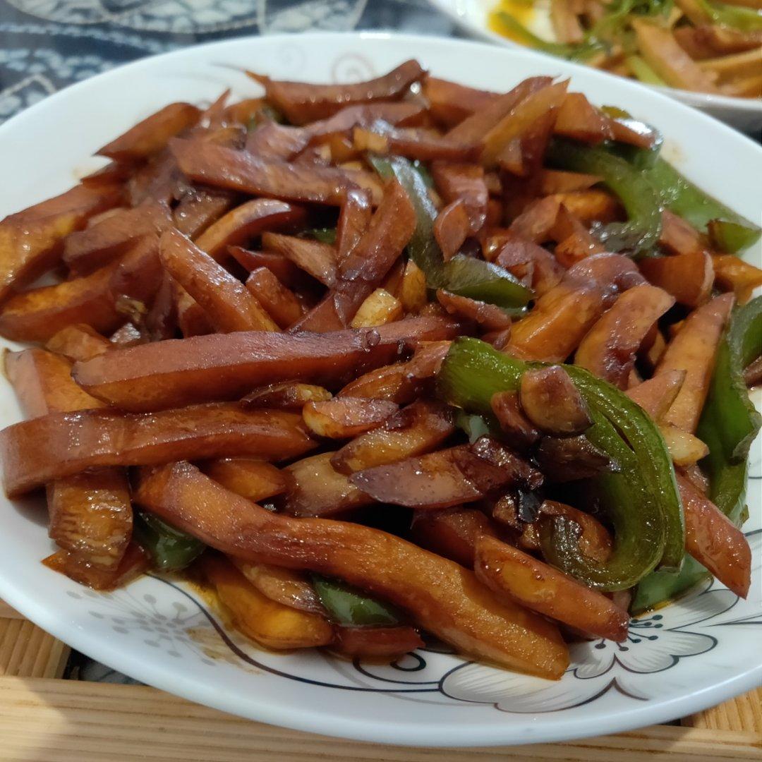 青椒素炒杏鲍菇