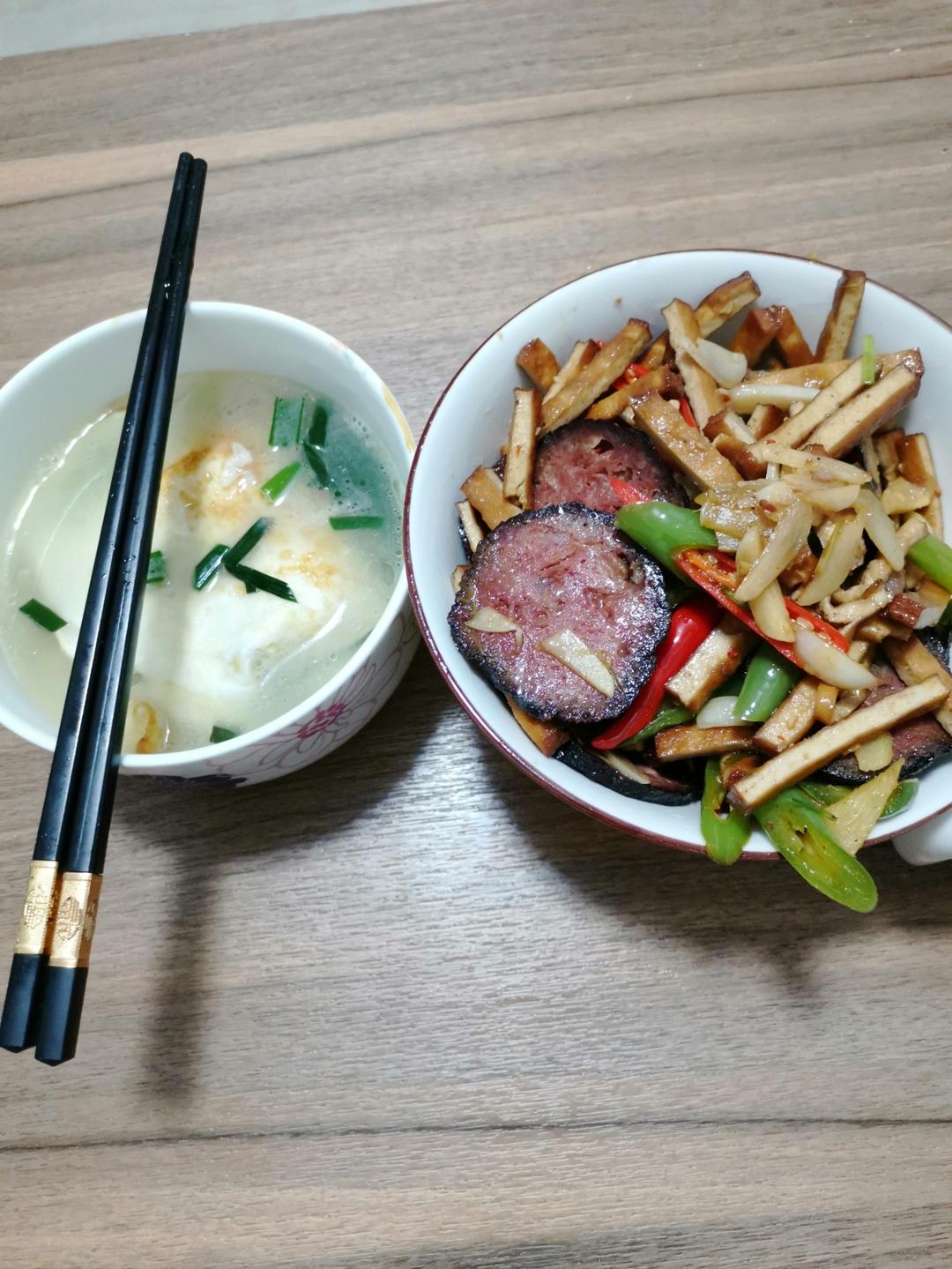 猪血丸子炒豆干