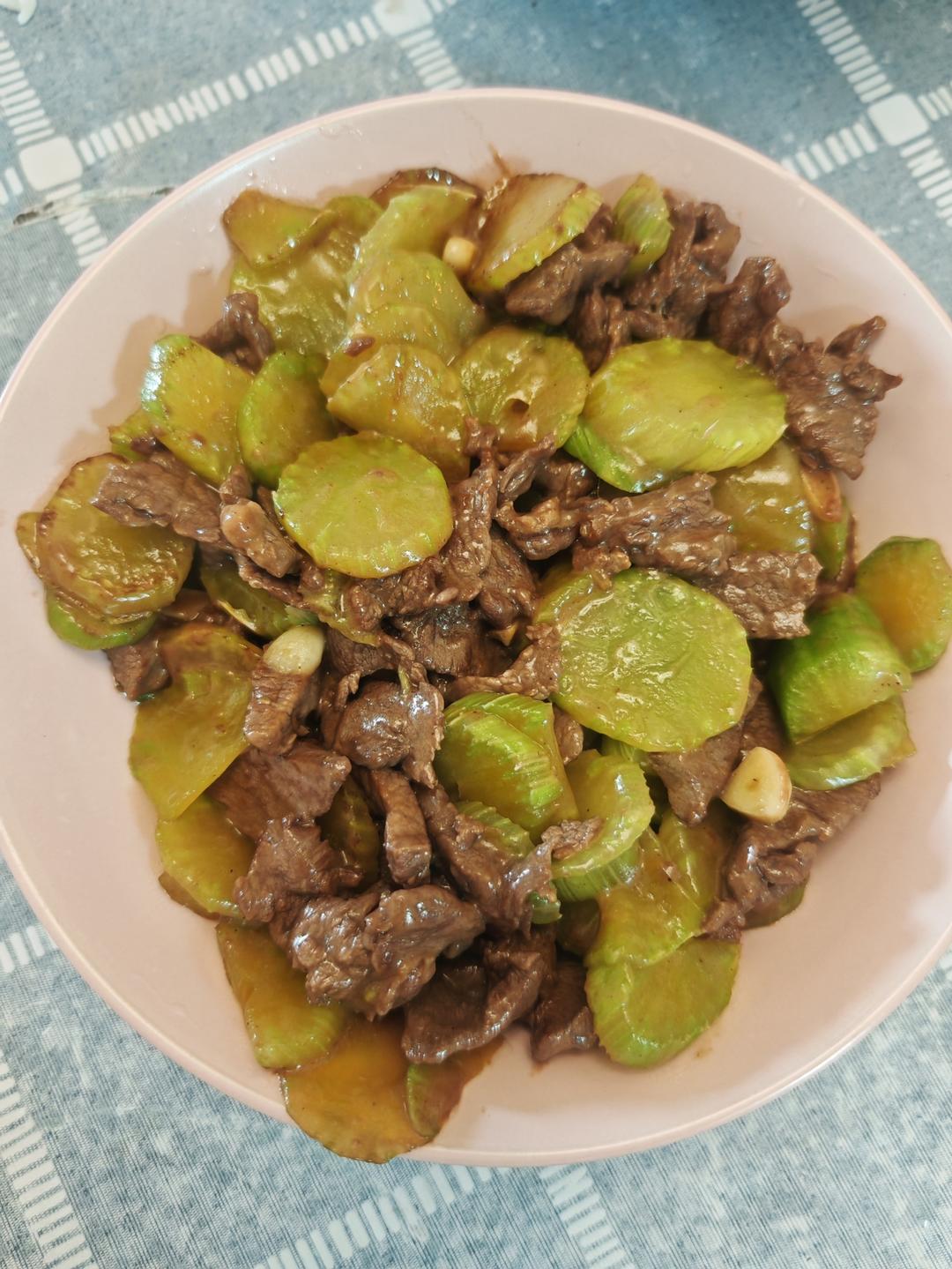厨房小白也能搞定的牛肉炒莴笋