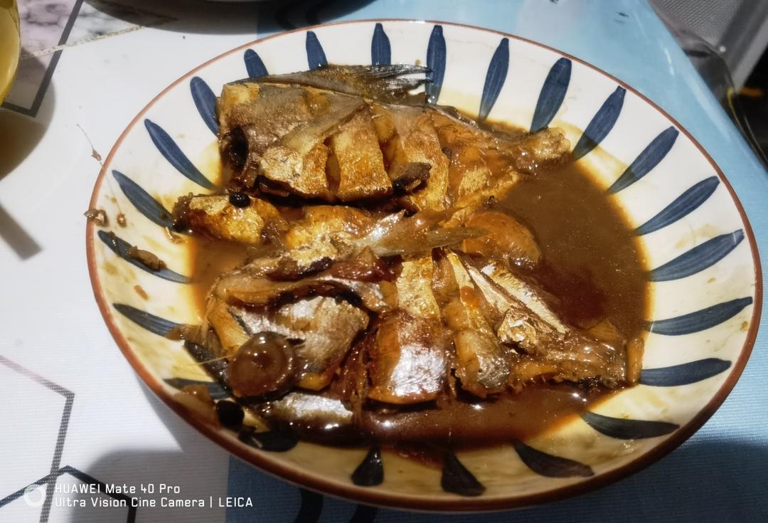 传统中式红烧平鱼