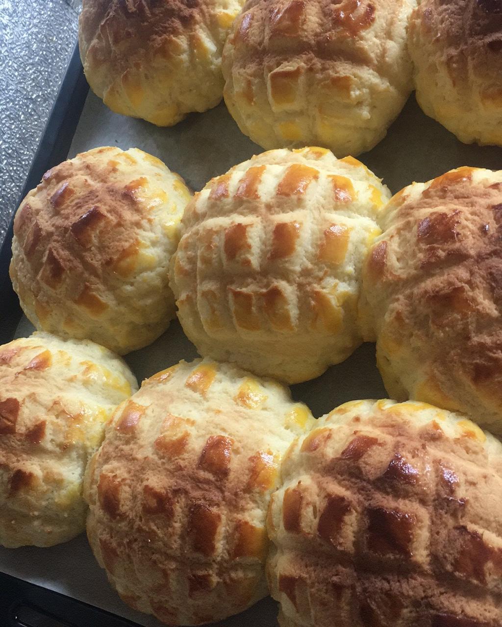 好吃到炸裂的港式菠萝包（附带制作酥皮的小视频）