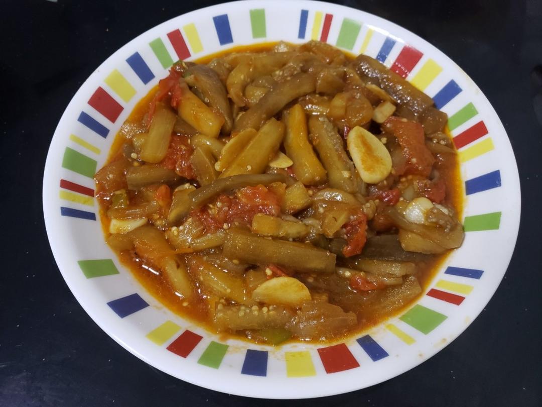 西红柿尖椒炒茄子