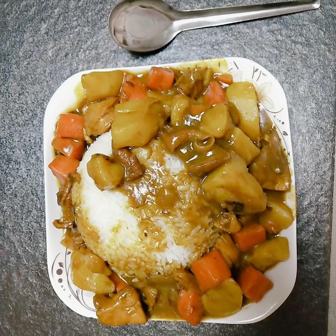 咖喱鸡肉饭