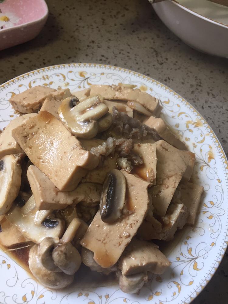豆腐烧肉丝