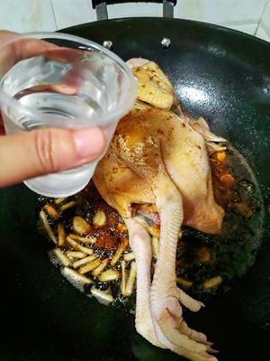 广东名菜三杯鸡的做法 步骤8