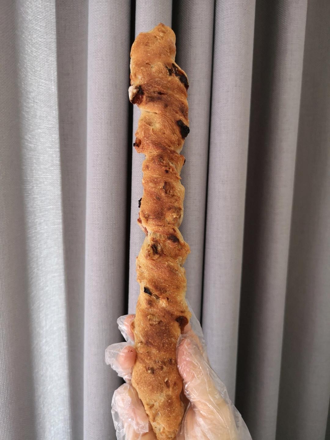 红酒葡萄干面包棒