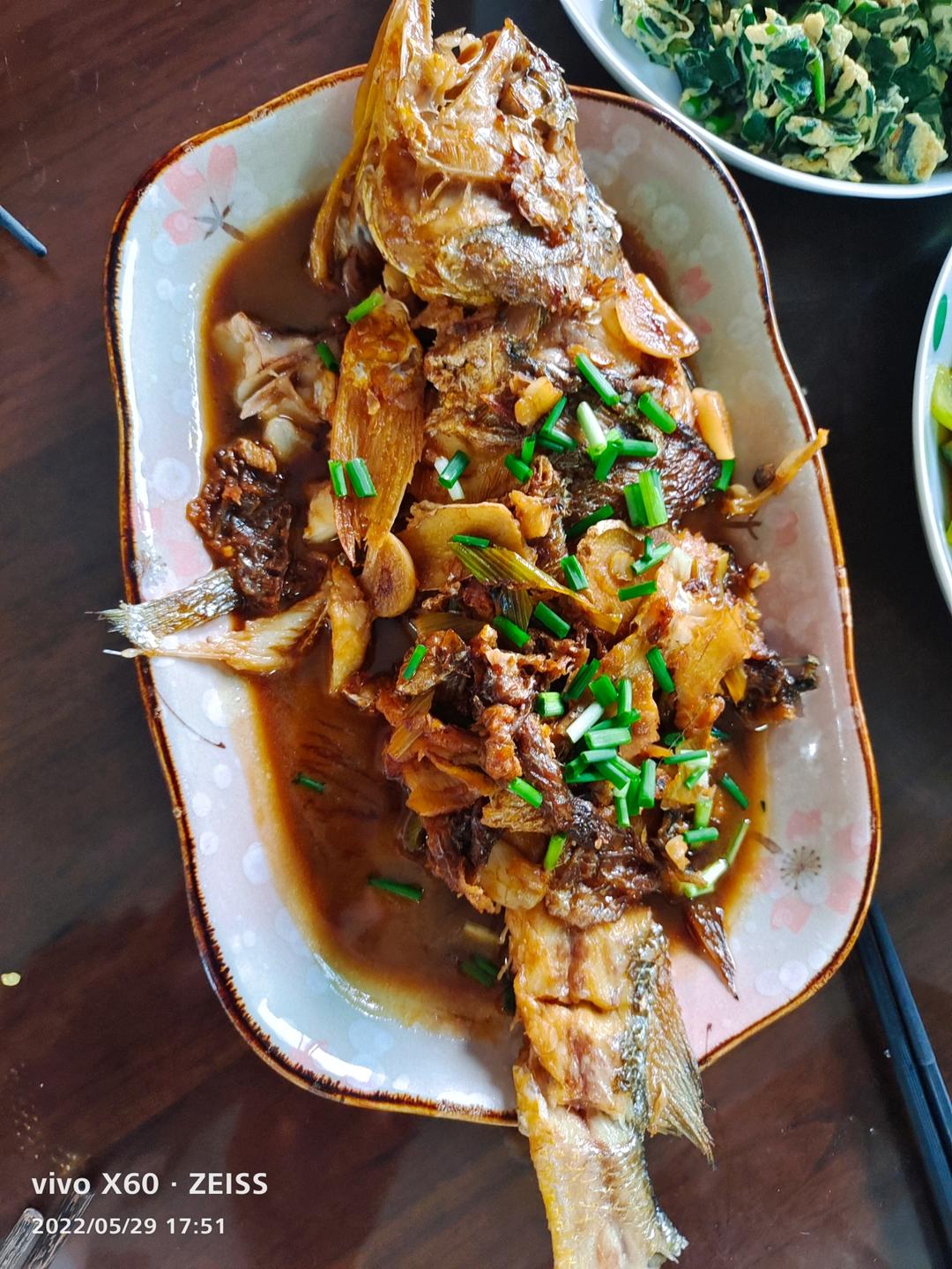 红烧黄鱼—鱼皮不破的小窍门