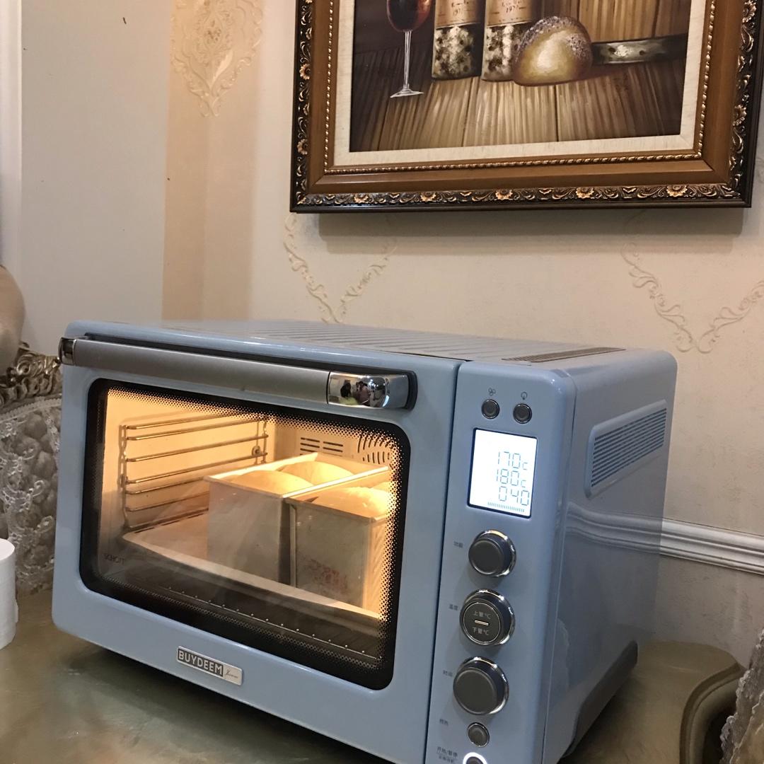 软到不敢捧起的牛奶甜吐司