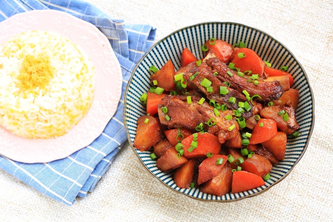 红烧土豆排骨饭