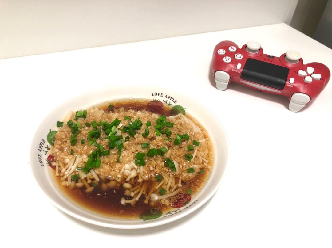 葱油金针菇——10分钟快手菜，你绝对不能错过的美味~