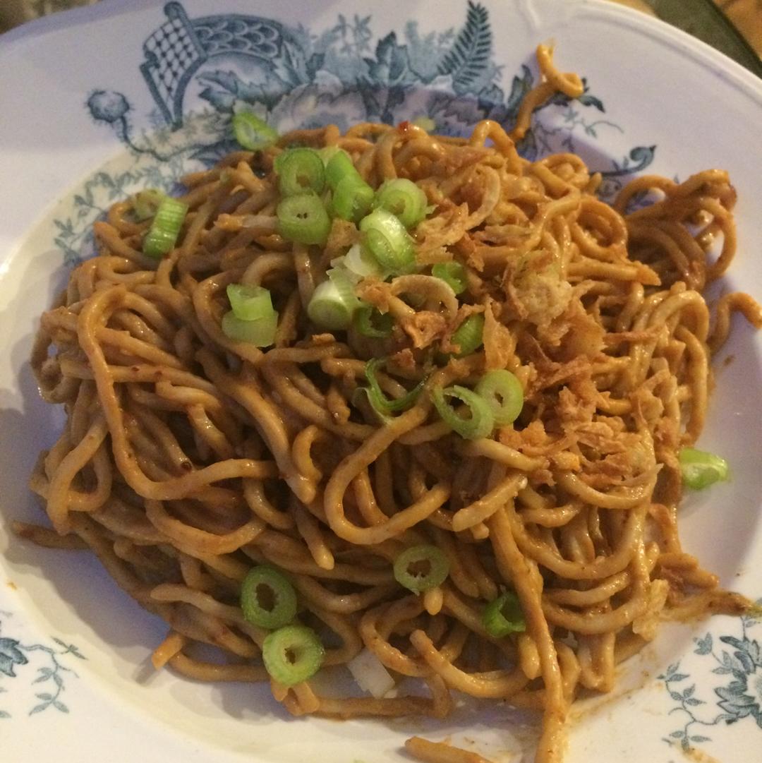 热干面酱汁调法/热干面