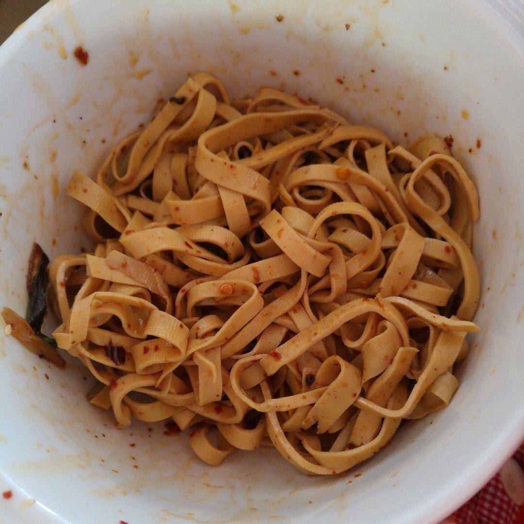 风味凉拌豆腐丝