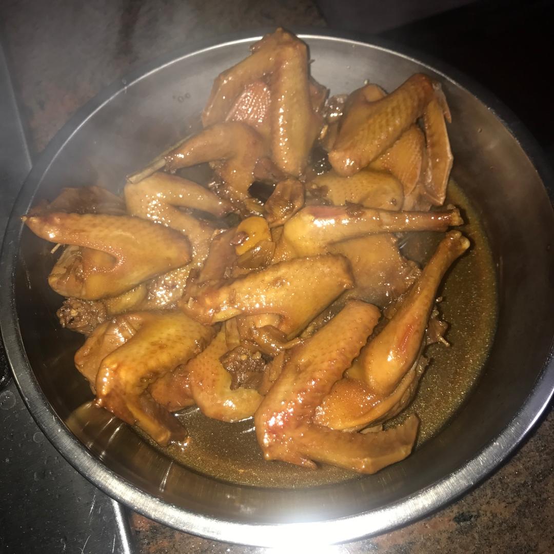 皮爽肉嫩～～酱油鸡🐔