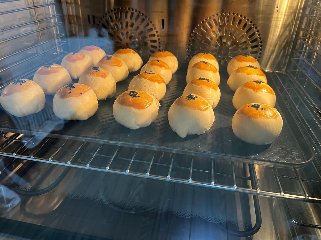 层层酥脆的完美蛋黄酥