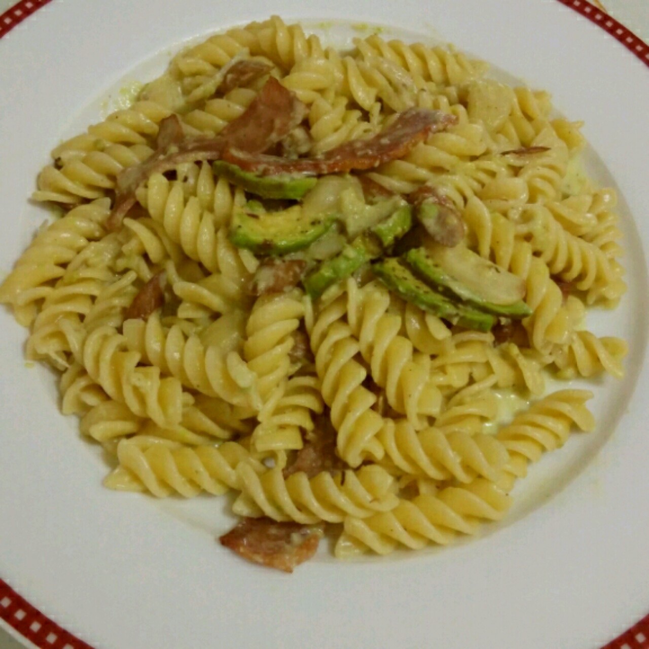 小清新牛油果火腿意面