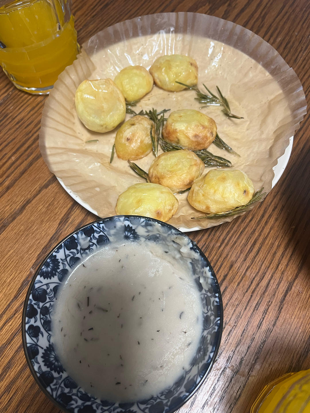 迷迭香烤土豆，这样烤它不香吗！
