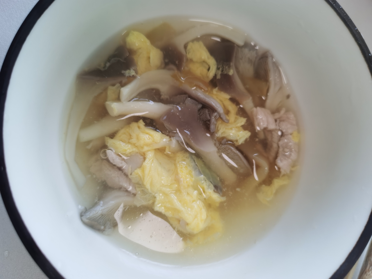 蘑菇肉丝汤