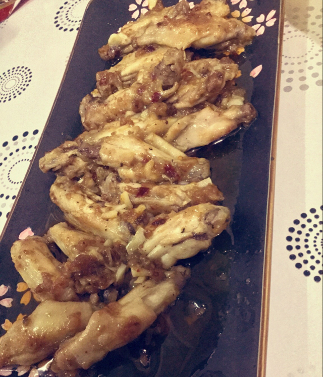 吮指鸡翅