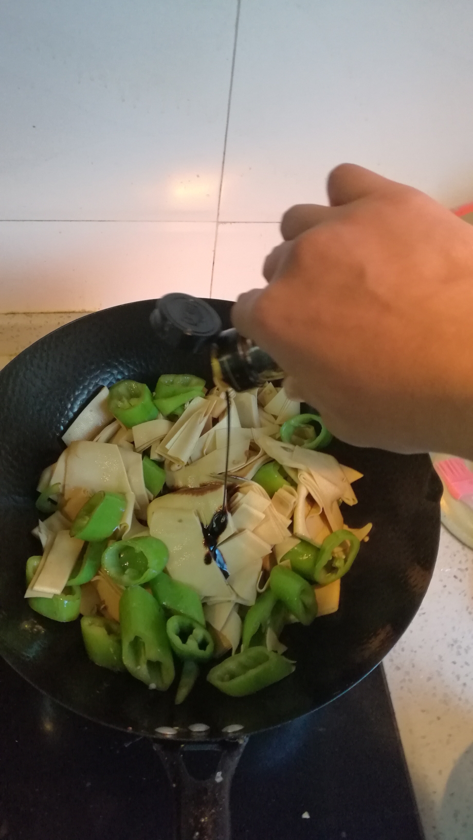 水版尖椒豆片的做法 步骤6