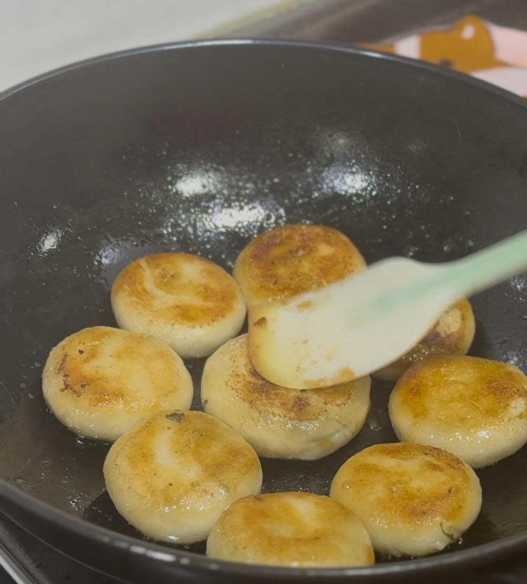 草头饼（糯米粉素馅饼）