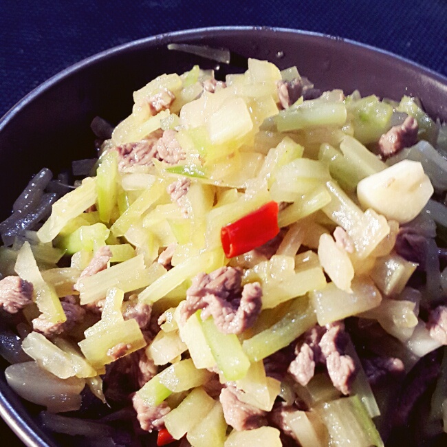 芹菜牛肉末「下饭神器」