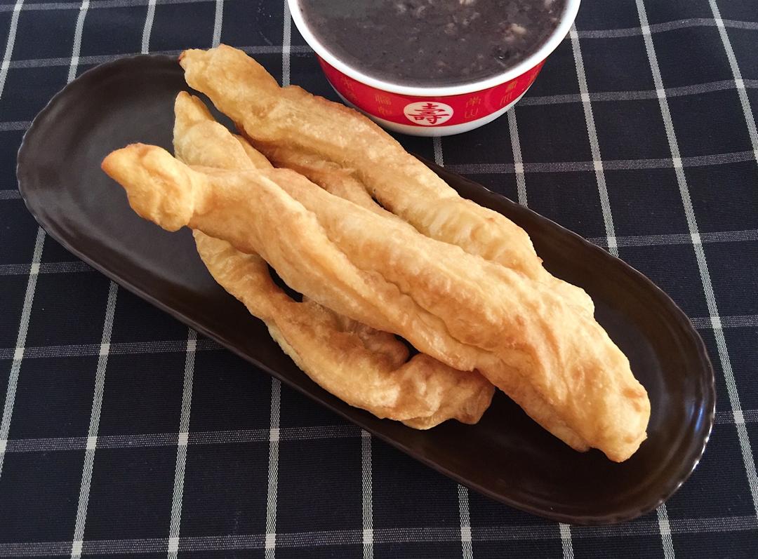 （视频菜谱）自制蓬松 炸油条