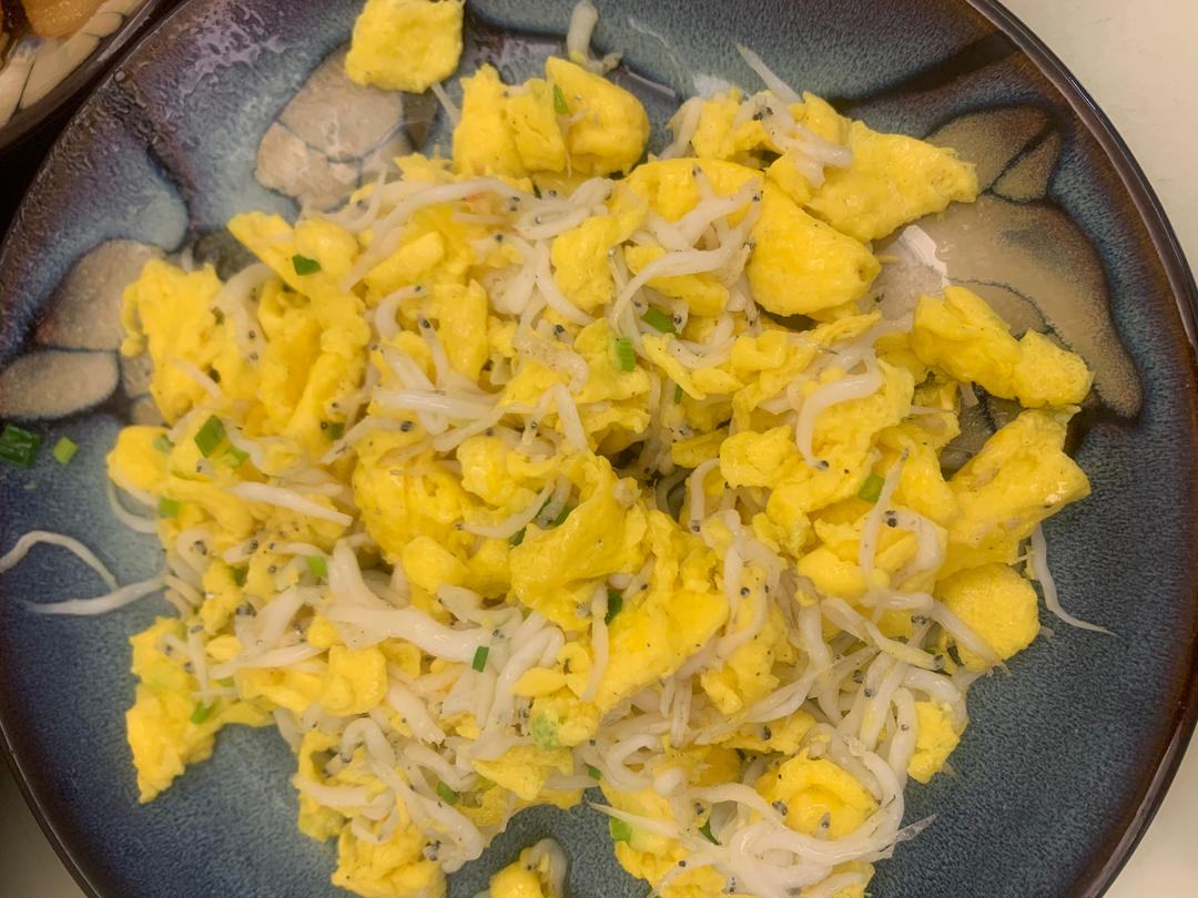 银鱼炒蛋