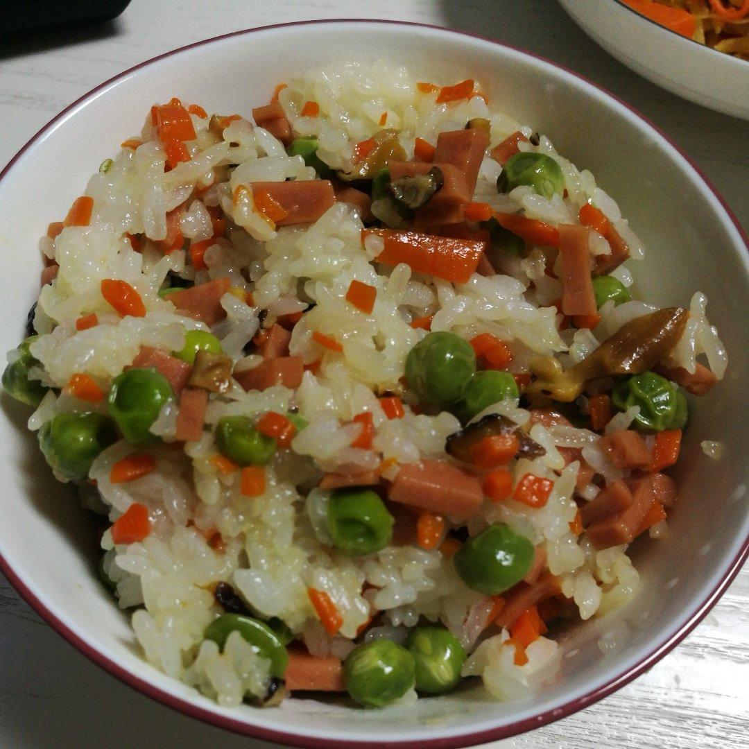 123果子果做的豌豆咸肉糯米饭