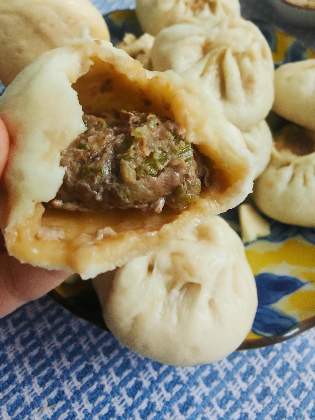 经典芹菜猪肉馅(不是经典我不发)