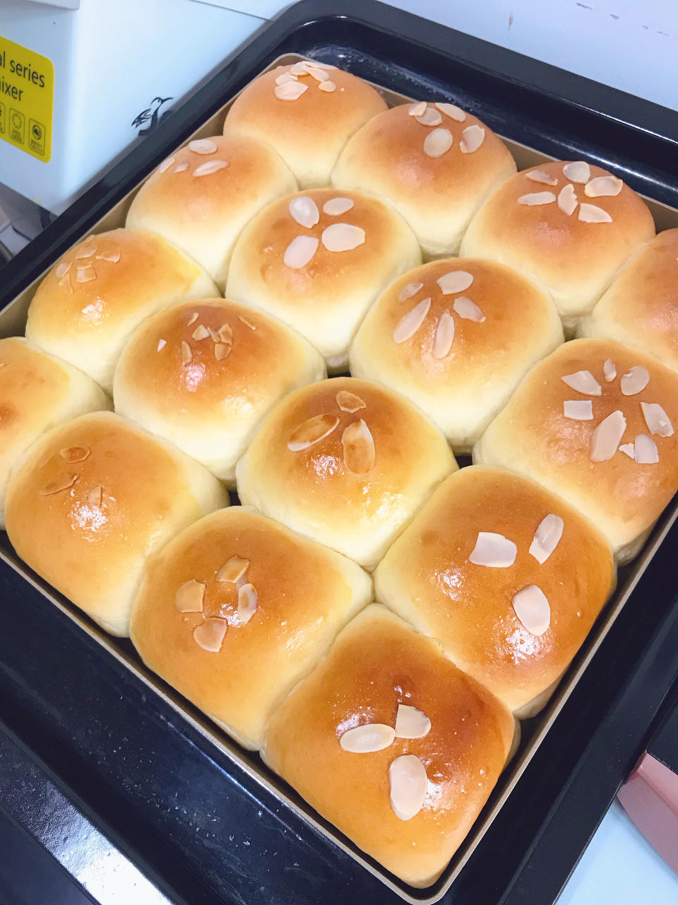 🥛超简单快手，柔软拉丝，一次发酵，牛奶小餐包