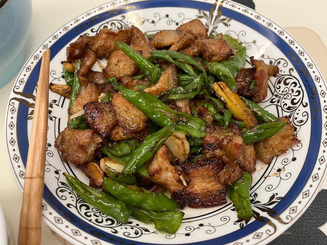 厨师长教你：“小炒肉”的家常做法，家常味很浓郁，先收藏起来