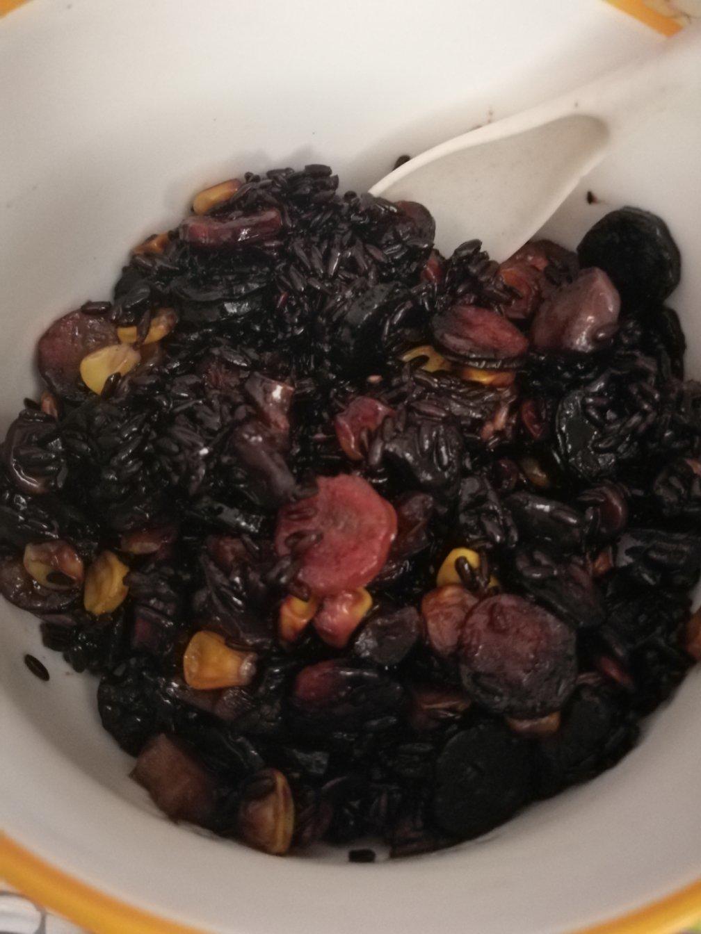 懒人必备～电饭煲腊肠焖饭