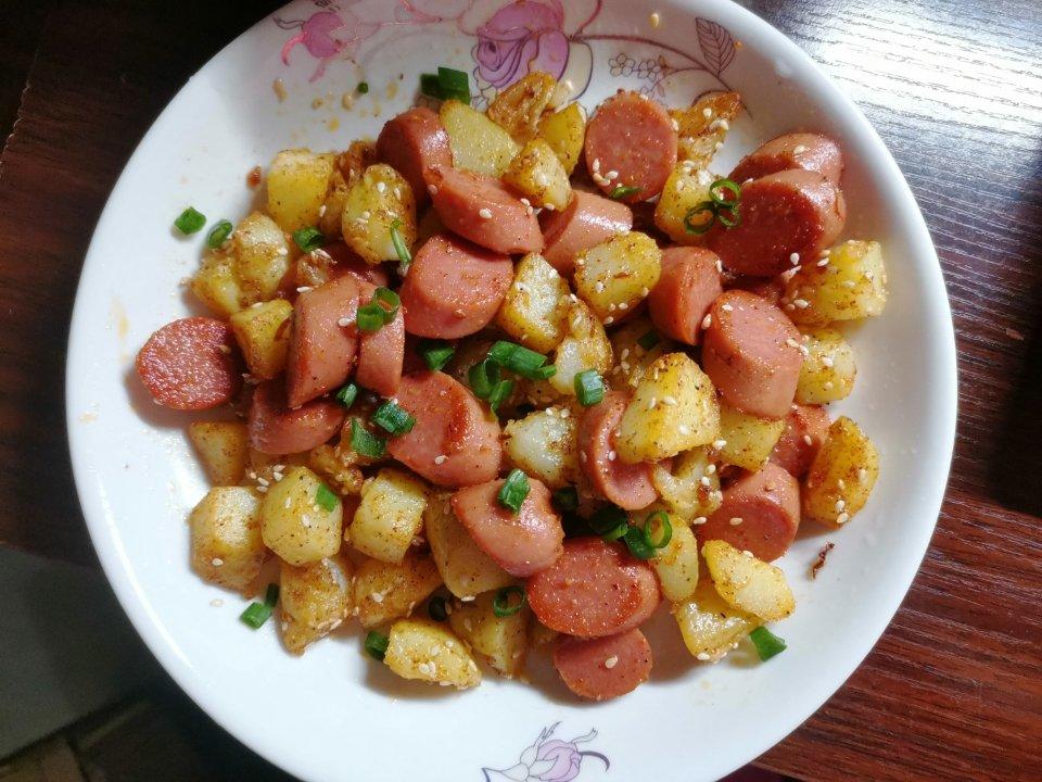香辣过瘾的孜然土豆火腿，比路边摊还好吃