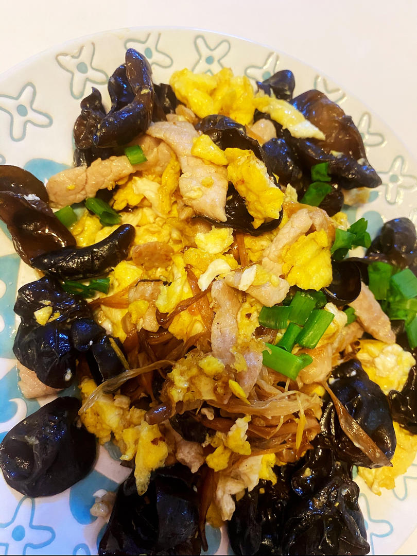 黄花菜木耳炒肉丝